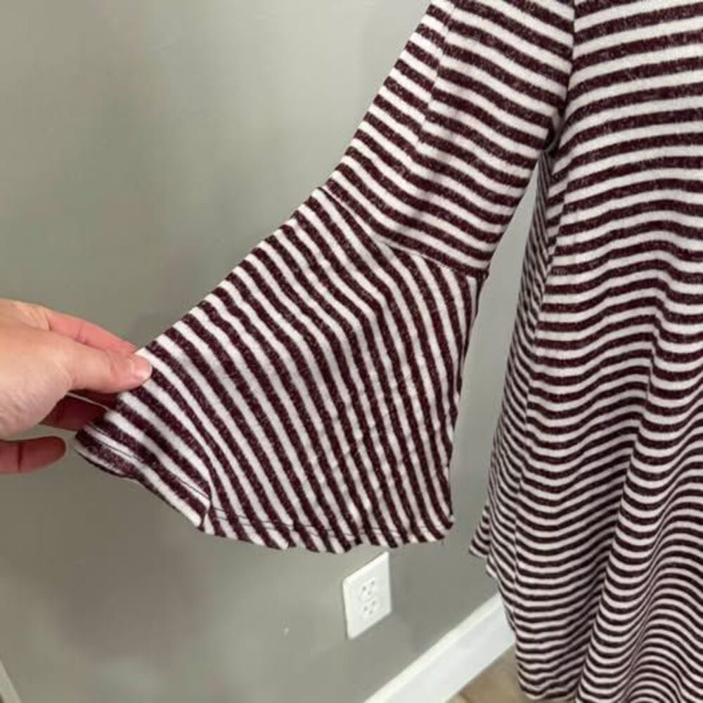 Red Cotty Striped Bell Sleeve Top Size L - Picture 4 of 7